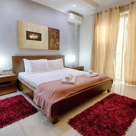 The By Homely Apartament *