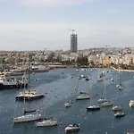Apartamento The By Homely Sliema