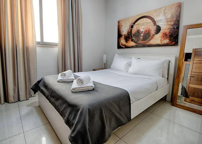 Apartment The By Homely Sliema