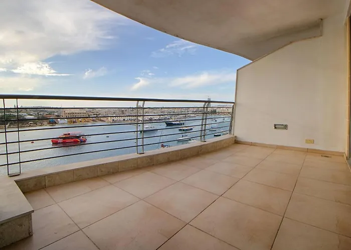 The By Homely Apartament *