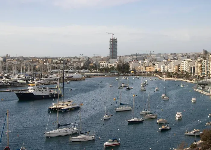 Apartment The By Homely Sliema