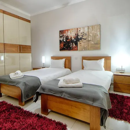 The By Homely アパート スリーマ